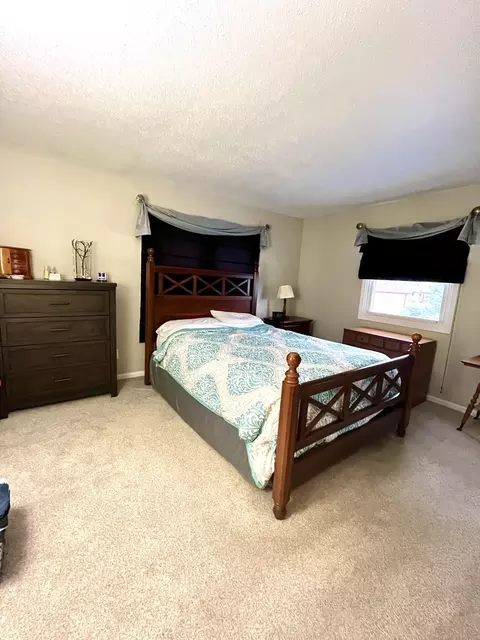 Bedroom - 1015 28th St, Peru, IL 61354 photo 2 of 4