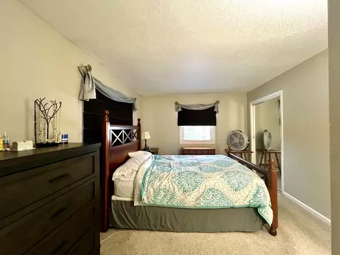Bedroom - 1015 28th St, Peru, IL 61354 photo 3 of 4