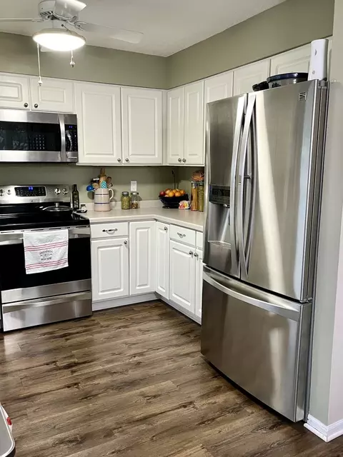 Kitchen - 1015 28th St, Peru, IL 61354 photo 3 of 3