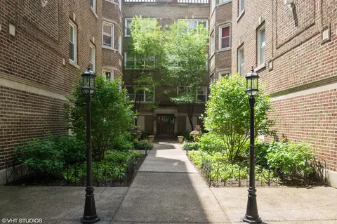 1045 W Glenlake St #3, Chicago, IL 60660