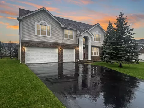 5775 River Birch Dr, Hoffman Estates, IL 60192