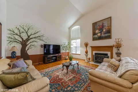 Living - 5775 River Birch Dr, Hoffman Estates, IL 60192 photo 6 of 9
