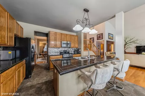 Kitchen - 5775 River Birch Dr, Hoffman Estates, IL 60192 photo 1 of 4