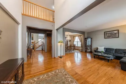 Living - 5775 River Birch Dr, Hoffman Estates, IL 60192 photo 4 of 9