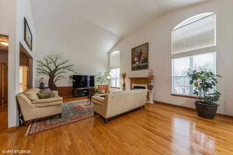 Living - 5775 River Birch Dr, Hoffman Estates, IL 60192 photo 5 of 9