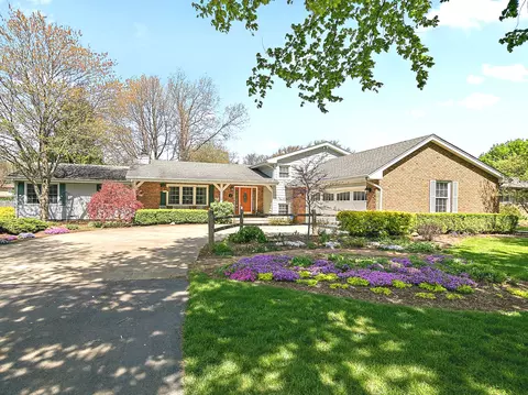 672 Melissa Ln, Saint Anne, IL 60964