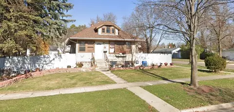 631 E Grandlake Blvd, West Chicago, IL 60185