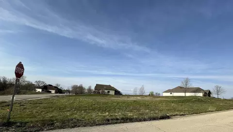 7633 Hidden Creek Ln, Roscoe, IL 61073