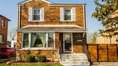9704 S Maplewood Ave, Evergreen Park, IL 60805