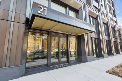 21 N May St #301, Chicago, IL 60607