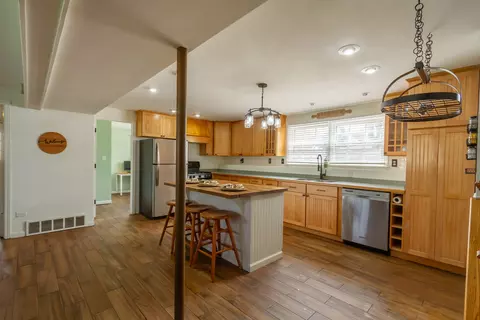 Kitchen - 106 Perth Rd, Cary, IL 60013 photo 2 of 4