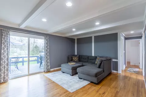 Living - 106 Perth Rd, Cary, IL 60013 photo 2 of 2