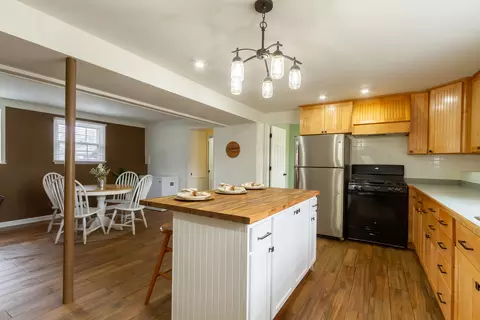 Kitchen - 106 Perth Rd, Cary, IL 60013 photo 3 of 4