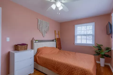 Bedroom - 106 Perth Rd, Cary, IL 60013 photo 2 of 3