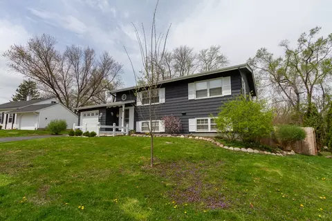 Exterior - 106 Perth Rd, Cary, IL 60013 photo 7 of 7