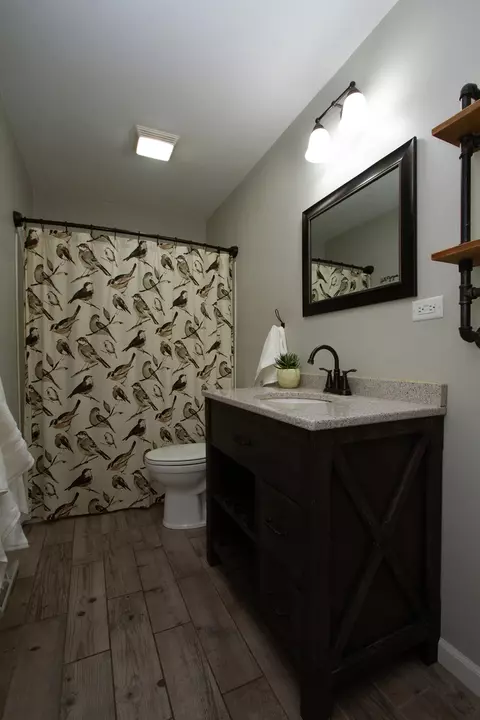 Bath - 106 Perth Rd, Cary, IL 60013 photo 1 of 2