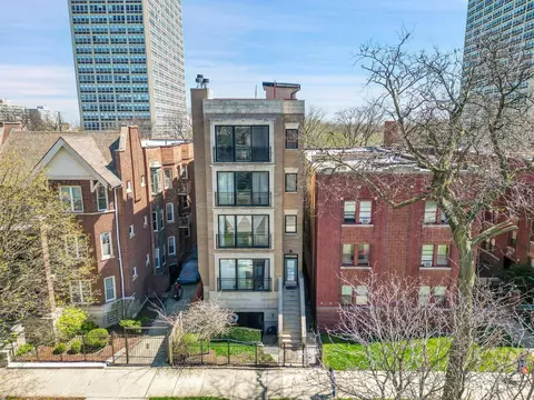3565 S King Dr #G, Chicago, IL 60653