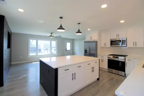 Kitchen - 1853 Greenview Ave, Kankakee, IL 60901 photo 4 of 5