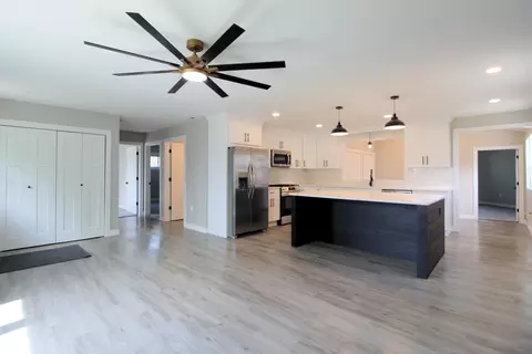 Living - 1853 Greenview Ave, Kankakee, IL 60901 photo 1 of 1