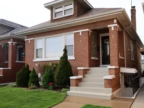5812 W Addison St, Chicago, IL 60634