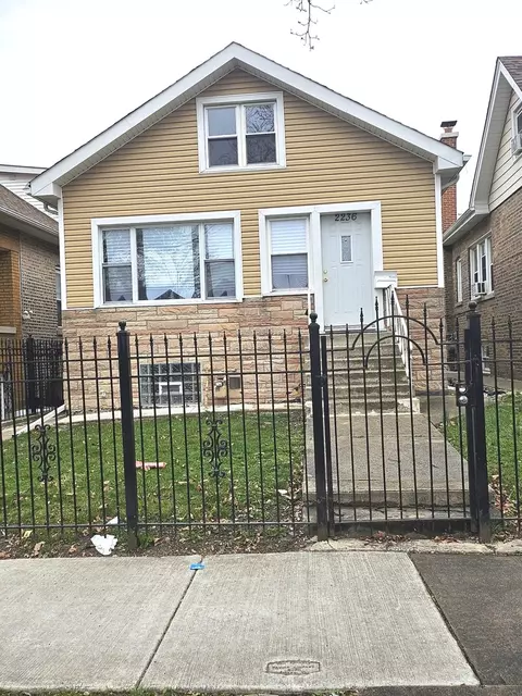 2236 N Mulligan Ave, Chicago, IL 60639