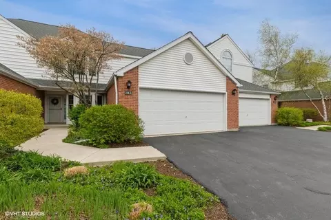113 Templeton St, Lake Bluff, IL 60044