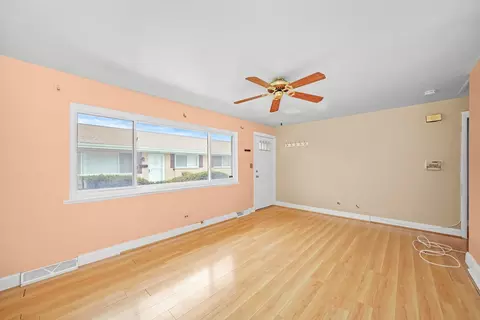 Other - 811 Valley Stream Dr #C, Wheeling, IL 60090 photo 3 of 12