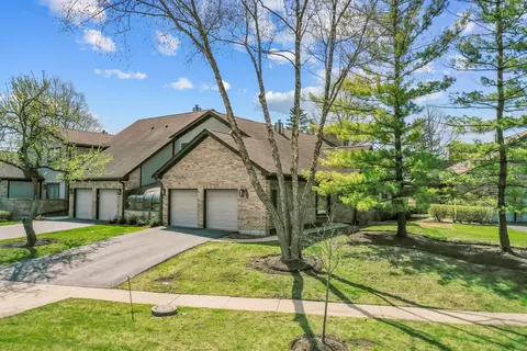 1654 Pebble Beach Dr, Hoffman Estates, IL 60169