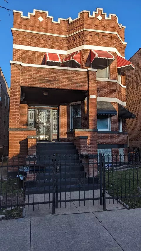 937 N Leclaire Ave, Chicago, IL 60651