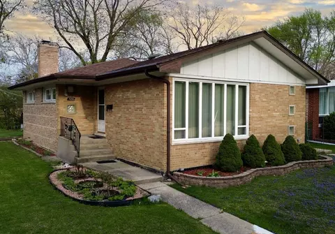 7255 N Keating Ave, Lincolnwood, IL 60712