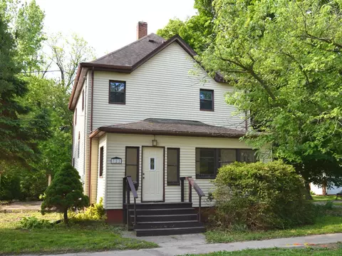722 W North St, Clinton, IL 61727