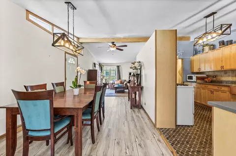 Dining - 2301 Fulle St, Rolling Meadows, IL 60008 photo 4 of 5
