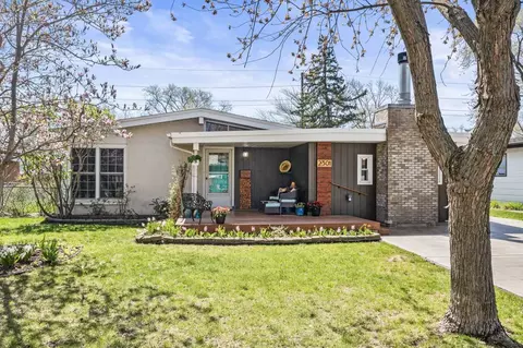 Exterior - 2301 Fulle St, Rolling Meadows, IL 60008 photo 4 of 12