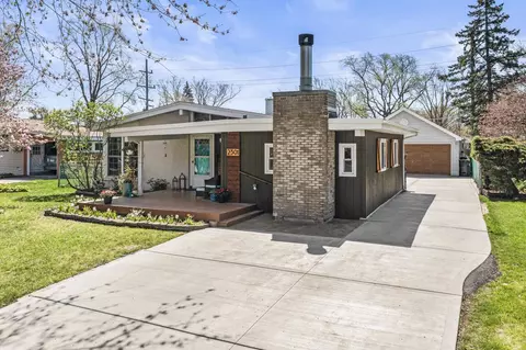 Exterior - 2301 Fulle St, Rolling Meadows, IL 60008 photo 2 of 12