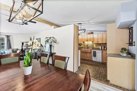 Dining - 2301 Fulle St, Rolling Meadows, IL 60008 photo 5 of 5