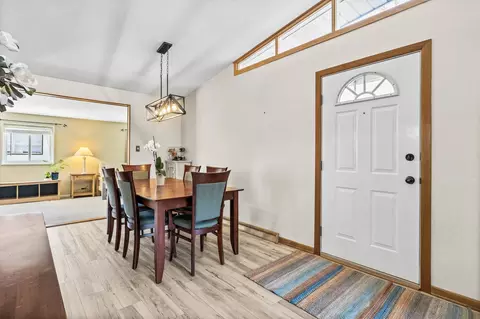 Dining - 2301 Fulle St, Rolling Meadows, IL 60008 photo 3 of 5
