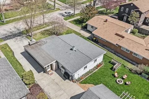Exterior - 2301 Fulle St, Rolling Meadows, IL 60008 photo 11 of 12