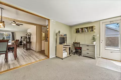 Exterior - 2301 Fulle St, Rolling Meadows, IL 60008 photo 7 of 12