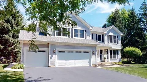875 Stockbridge Pl, Elgin, IL 60120