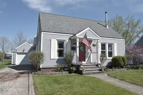 546 Edwards Ave, Dundee, IL 60118 photo 1