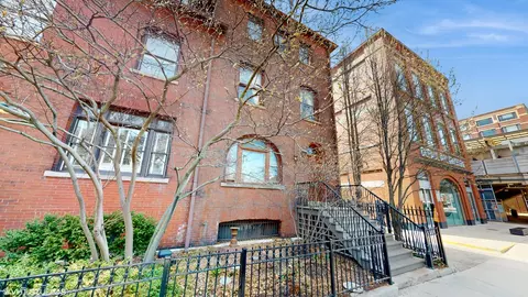 927 W Fullerton Ave, Chicago, IL 60614