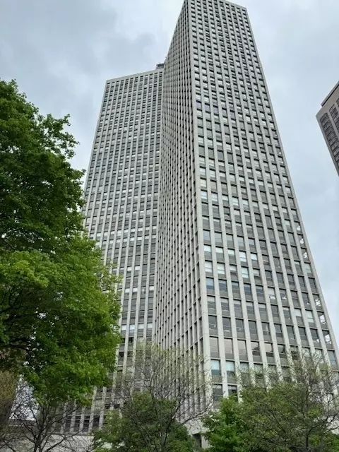 2626 N Lakeview Ave #409, Chicago, IL 60614