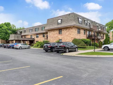 475 N Cass Ave #105, Westmont, IL 60559