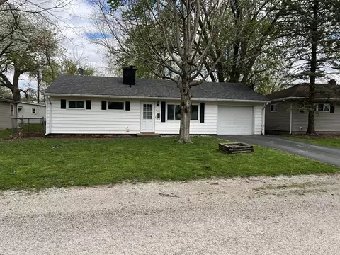 506 N Linden St, Clinton, IL 61727