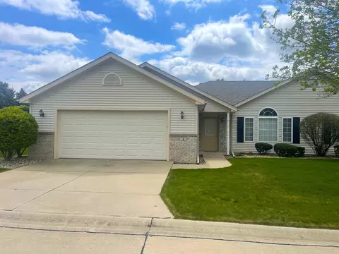 3 Crosswinds Ct, Bloomington, IL 61704