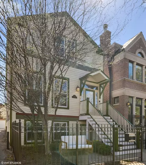 1215 W Nelson St, Chicago, IL 60657