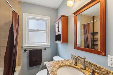 860 S 2nd Ave, Des Plaines, IL 60016 photo 17