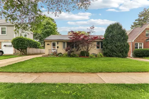 860 S 2nd Ave, Des Plaines, IL 60016