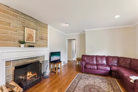 860 S 2nd Ave, Des Plaines, IL 60016 photo 6