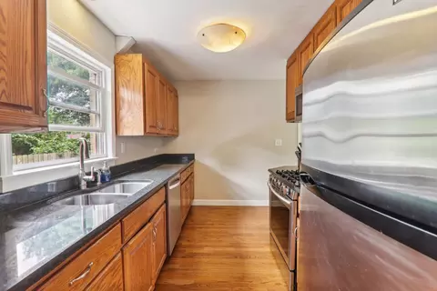 860 S 2nd Ave, Des Plaines, IL 60016 photo 9
